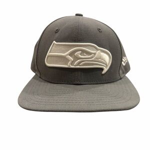 🏈 New Era 9FIFTY Seahawks Snapback Hat | Gray | OSFM 🏈